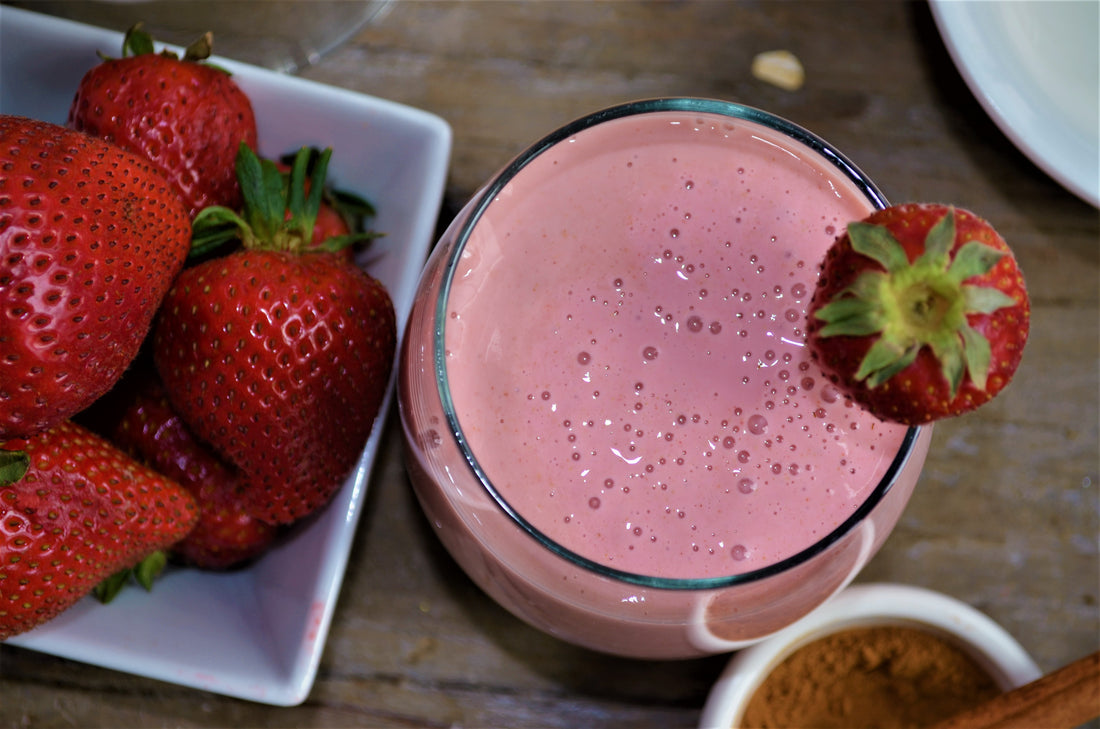 Strawberry smoothie, collagen protein smoothies, healthy smoothies